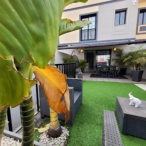 https://la-quinta-estacin.in-canary-islands.com